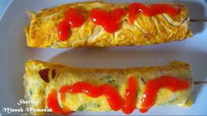 Rasanya emang enak paduan telur yang diolah semacam kremes akan tetapi tidak garing ditambah sosis. Resep Sosis Telur Gulung Dengan Teflon