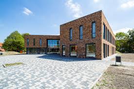 Het gomarus heeft locaties in assen, groningen, zuidhorn, leeuwarden en drachten. Brinkman Baksteencentrum Levert Duurzame Sortering Gevelstenen Voor Gomarus College