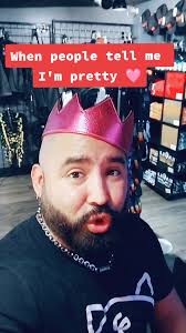 Complements in Spanish #prettyinpink #gaspinspanish #complements #crown  #thankyou #lmfao #lmao #funnytiktok #fyp #fypシ #ftlauderdale #spanish  #whenyourepretty