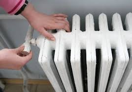 Radet bucuresti intrerupe incepand de luni furnizarea caldurii in conditiile in care temperaturile de afara au depasit 10 grade celsius in timpul noptii. Subiectul Despre Care Nu Se VorbeÈ™te CÄƒldurÄƒ In BucureÈ™ti La AceastÄƒ OrÄƒ Caloriferele Ar Fi Trebuit SÄƒ Fie Calde Dcnews