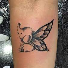 This ink is an honor to his team, where the horshoe represents the mascot. 75 Best Elephant Tattoo Designs For Women 2019 Update Stylebekleidung Com Des In 2020 Elefant Tattoo Klein Elefant Tattoo Bedeutung Designs Fur Elefantentattoos