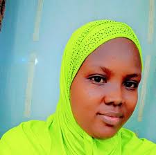 Seigneur 🤣 les gens vont plus m'inviter dans leur concert 🤣 apoutchou ton  maudia c'est quoi tout ça là même ? C'est la faute à Molaré il m'a dit de  faire bruit