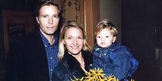 Han bor tillsammans med kristin kaspersen. Kristin Kaspersen Chockad Av Agneta Sjodins Nya Karlek Stoppa Pressarna Kandisar Kandisnytt Hant Extra Se Hor Noje