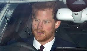 man security fails to protect queen