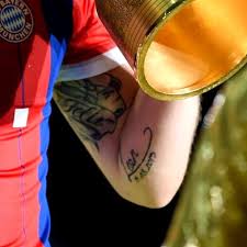 Download toni kroos tattoo fifa16. à¸£ à¹€à¸¡ à¸¢à¸§ On Twitter Toni Kroos Tattoos Ace Card Basketball His Brother S Name Felix And With His Son S Name Leon Born 14 08 2013 Http T Co F7p0mptan5