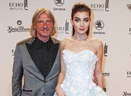 Nathalie volk und frank otto wollen am liebsten noch in diesem jahr in paris heiraten. Gntm Star Nathalie Volk 23 Und Frank Otto 62 Doch Keine Hochzeit Starzip