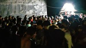 Entdecke rezepte, einrichtungsideen, stilinterpretationen und andere ideen zum ausprobieren. Intip Tradisi Kuda Lumping Bangunkan Warga Sahur Di Pagelaran Pandeglang Suara Banten