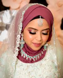 Humne kab tumse mulaqat ka wada chaha.. Door rehkar bhi tumhe tumse zyada  chaha.. ❤️🤗 . . Makeover by