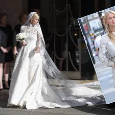 Vor ihm steht ein sessel. Nicky Hilton Hochzeit Sorry Nicky Aber Der Dress Steht Dir Besser Als Dein Brautkleid Cosmopolitan