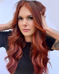 Spring feels • • @thomashardysalon is the place @pulpriothair for the 🎨  @olaplex 1,2,6,7 @colortrak paint tools @oliviagarden_int blow dry brushes  @bioionic for the curls @oneshothairawards @behindthechair_com •  #btconeshot22_balayage ...