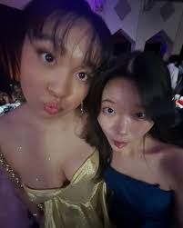 ✨PROMiscuous girls✨ • • • • • #prom2025 #gold