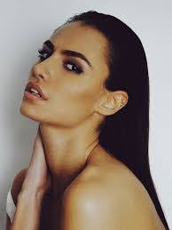 Isabelle Pitts's Instagram, Twitter & Facebook