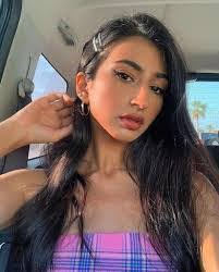 Krista Brooks's Instagram, Twitter & Facebook