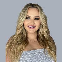 Stephanie Anson's Instagram, Twitter & Facebook