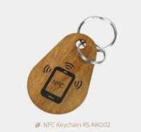 연락처를 저장하기 위해 인쇄된 도매 NFC 태그 키체인 로고