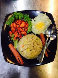 Nasi goreng with chicken, egg and prawn cracker nasi goreng, literally meaning fried rice in indonesian and nasi goreng ayam indonesian recipe. Nasi Goreng Usa Ayam Sya Tomyum Seafood Facebook
