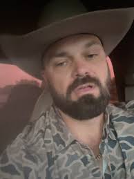 It’s huntin szn! Let’s go social hunters!