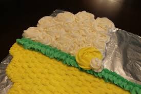 A Baby Buggy Cupcake Cake La Hoot Bakery Akron Ohio