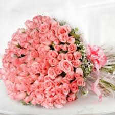 Bouquet of bright colorful autumn flowers on a bright table in a cozy light kitchen. Rose Garden Flower Bouquet à¤— à¤² à¤¬ à¤• à¤— à¤²à¤¦à¤¸ à¤¤ à¤° à¤œ à¤¬ à¤• Gunture Shop Guntur Id 16581070373