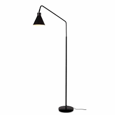 Stehlampe Aus Metall Mit Schwenkkopf Online Bei Milanari Com