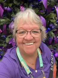 Welcome!! We are going to have so much fun together this week, but first  let me introduce myself! My name is Tiffany, and I have been a Scentsy  Consultant for quite some