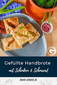 Gefulltes Handbrot Mit Schmand Zwiebeln Mehr Genuss Rezept Handbrot Lebensmittel Essen Hauptmahlzeit