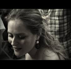 Camille LAVAL, 43 ans (PARIS, BURES SUR YVETTE, PARIS LA DEFENSE)