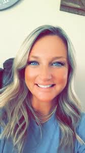 Farrah Bennett's Instagram, Twitter & Facebook