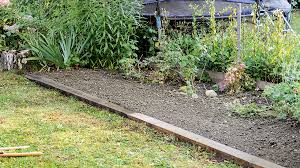 Der stilvolle grenzzaun, mit einer länge von 25 m, ist entworfen, um die kanten von ihrem garten oder rasen zu schützen. Selbstgemachte Beeteinfassung Schweizer Garten