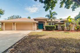Building Relationships Not Just Sales House Styles Real Estate Luxury Homes