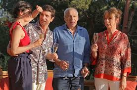 Julien clerc a bel et bien épousé son amour de longue date, hélène grémillon, comme le confirme le gala en kiosque depuis ce. Camping Paradis Tf1 Julie Arnold J Adorerais Rejouer Dans Une Serie Quotidienne