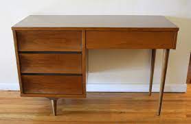 44″w x 17″d x 31″h. Mid Century Modern Johnson Carper Desk Picked Vintage