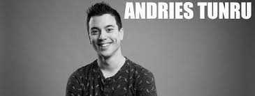 Cabaretier andries tunru stelt zich voor in 60 seconden! Cabaretbenefiet Win Kaarten Medischcontact