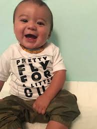 My baby is 6.5 months old and hates eating 😞 she doesn't like purees and  when we do BLW she isn't eating anything either she just plays with it or  sucks on