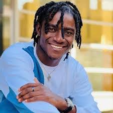 Chris Hora's Instagram, Twitter & Facebook