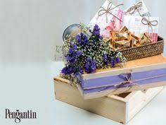 Berikut adalah jenis barang yang harus ada untuk hantaran sesaat sebelum akad nikah tersebut: 12 Hantaran Ideas Gift Tray Wedding Gift Boxes Dulang Hantaran Ideas