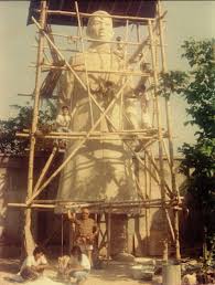 Tidak perlu khawatir harus membawa bekal karena sampai dipintu masuk akan banyak sekali penjual makanan dan minuman. Tiket Masuk Monumen Jendral Suderman Pacitan Monumen Jenderal Sudirman Di Pacitan Saksi Bisu Kemerdekaan Indonesia Halaman All Kompas Com