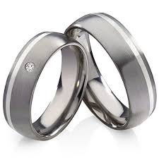 Titanringe Verlobungsringe Eheringe Trauringe Hochzeitsringe Aus Titan Mit 925 Silber Und Swarowski Zirkonia Gravur Ht1 Ring Verlobung Verlobungsring Trauringe