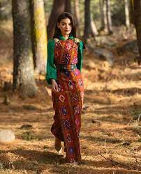 Did you know the bhutanese national dress was codified over 400 years ago? Bhutanese National Dress The Full Kira Bhutan Land Of The Thunder Dragon Facebook