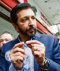 Boanoite Àsvésperasdovoto,SãoPaulotem empatetriplo,eRio,Paesàfrente