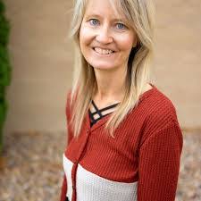 Amy Humphrey's Instagram, Twitter & Facebook