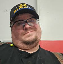 Ohh... Wendy's just dropped the perfect winter flavor in the UK with a new  Frozen Hot Chocolate Frosty. This takes their chocolate Frosty and then  swirls fudge around the cup and over