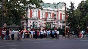 Ambasadoarea turciei în românia, füsun aramaz, a inaugurat, joi, sediul consulatului general onorific al republicii turcia la tulcea şi a depus o coroană de flori la bustul întemeietorului turciei moderne, mustafa… Protest La Ambasada Turciei Din Bucuresti DupÄƒ Tentativa De LoviturÄƒ De Stat De La Finalul SÄƒptÄƒmanii Trecute Libertatea