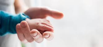 Ab Wann Kann Ein Baby Greifen Babymarkt De