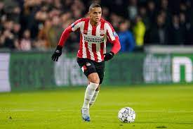 € * 12.02.2002 in utrecht, niederlande 18 Kaarsjes En 31 Duels Voor Mo Ihattaren En Gerald Vanenburg De Wereld Wil Met Je Op De Loop Psv Ed Nl