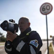 Flagrado! Conheça os Radares Que Te Pegam em Movimento! 🚨