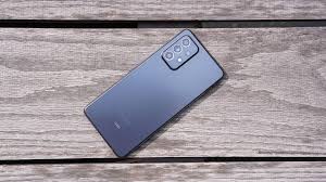 Samsung Galaxy A52 5G review: Scrappy ...