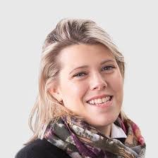 Jessica Farren's Instagram, Twitter & Facebook