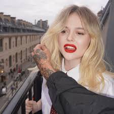 Emily Lind (@emilylind) • Instagram photos and videos