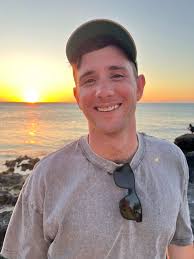 Hello everyone! I'm looking at moving to Draper after the holidays and to  secure a job at the aquarium. I just graduated college and can be scuba  certified by the time I